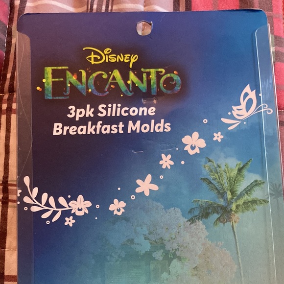 Disney,  Encanto 3 pk. Silicone Breakfast Molds, - Picture 4 of 5